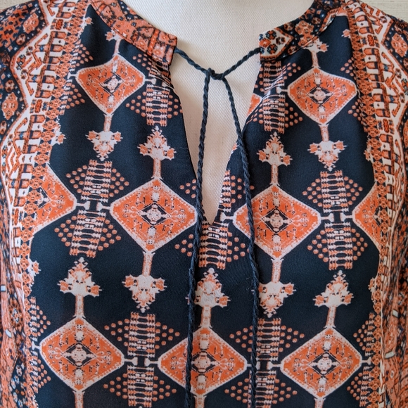 Violet+Claire Top, size large, Blue and orange - Picture 5 of 13